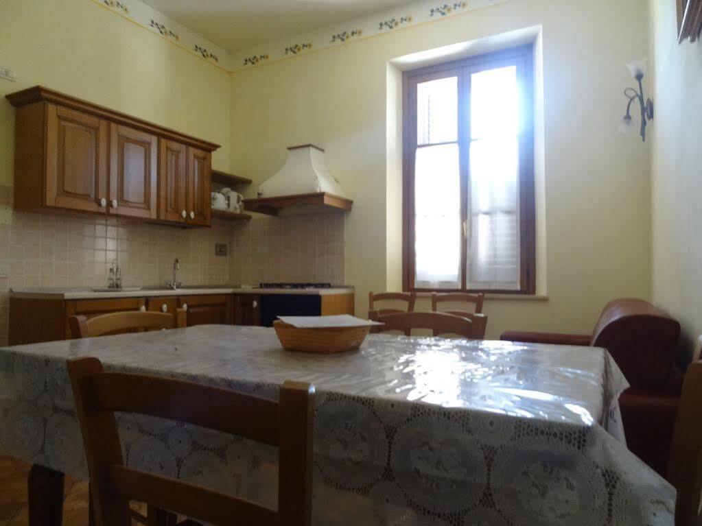 Pensjonat Borgo Il Villino Casole dʼElsa Zewnętrze zdjęcie